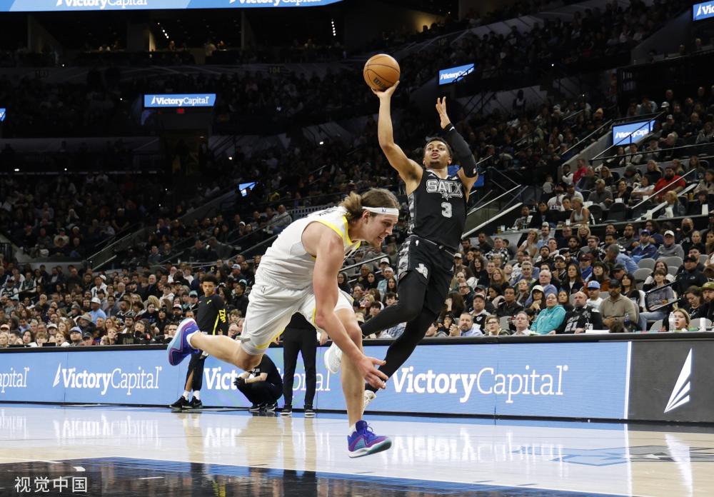 赛季中稳步 赛季中稳步